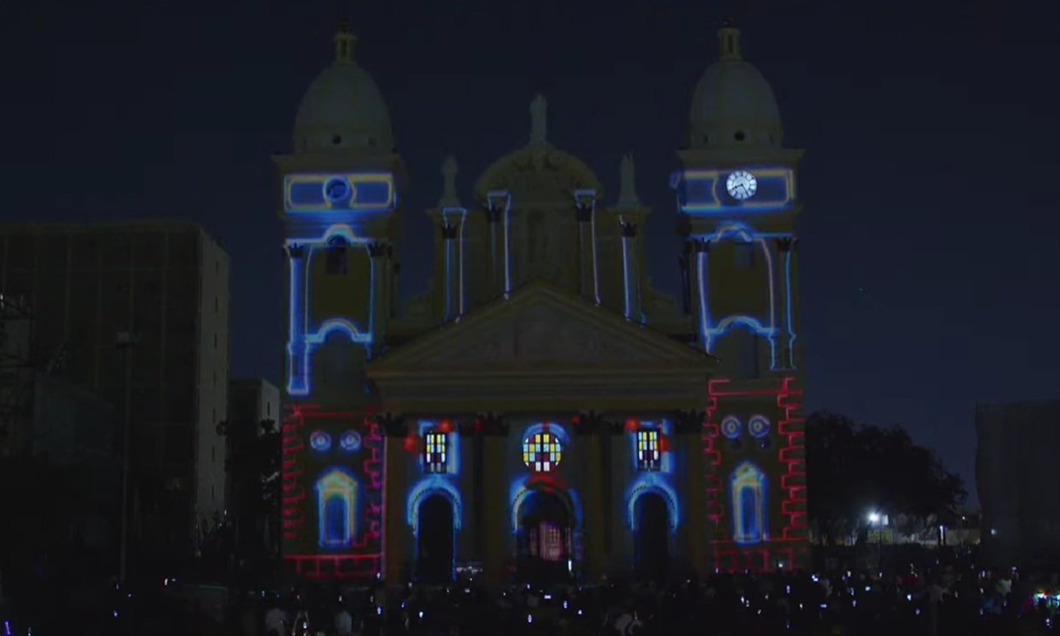 La Basílica de Maracaibo vistió de colores con el uso del mapping