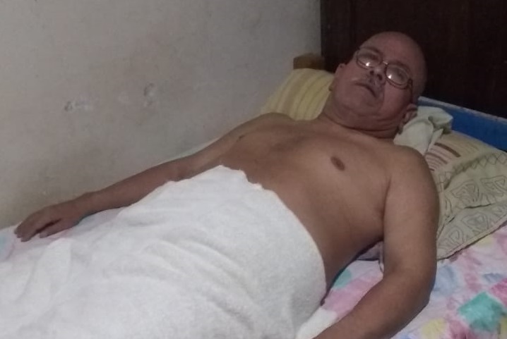 Hombre compresión medular cervical necesita operación