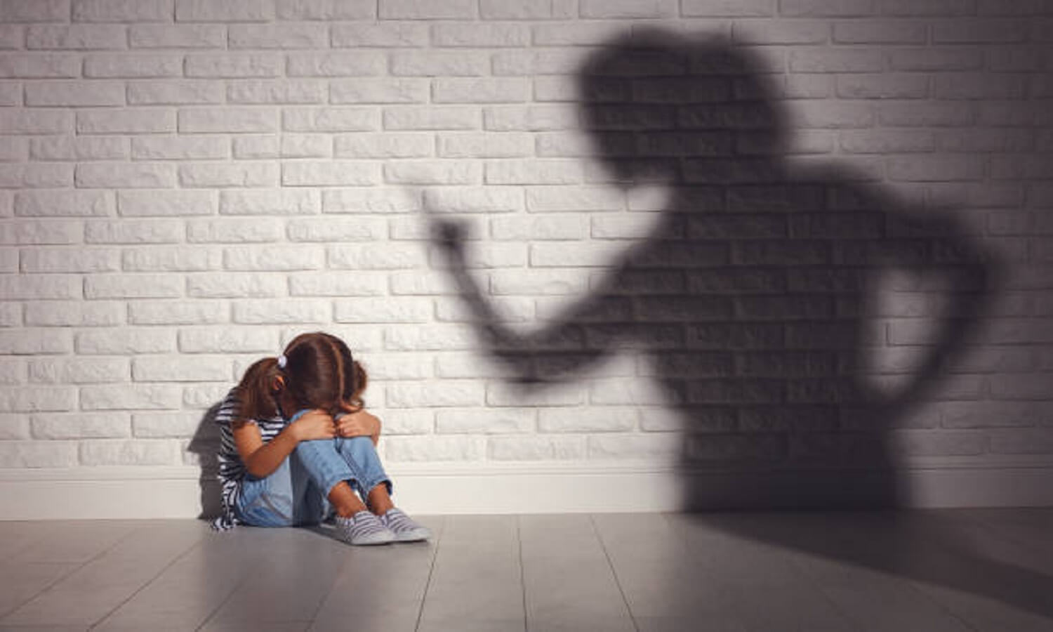 pareja quemó hijos