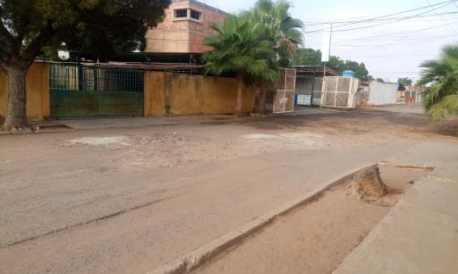 Vecinos de La Macandona “ya no aguantan más”: piden asfaltado urgente ante el deterioro de sus calles