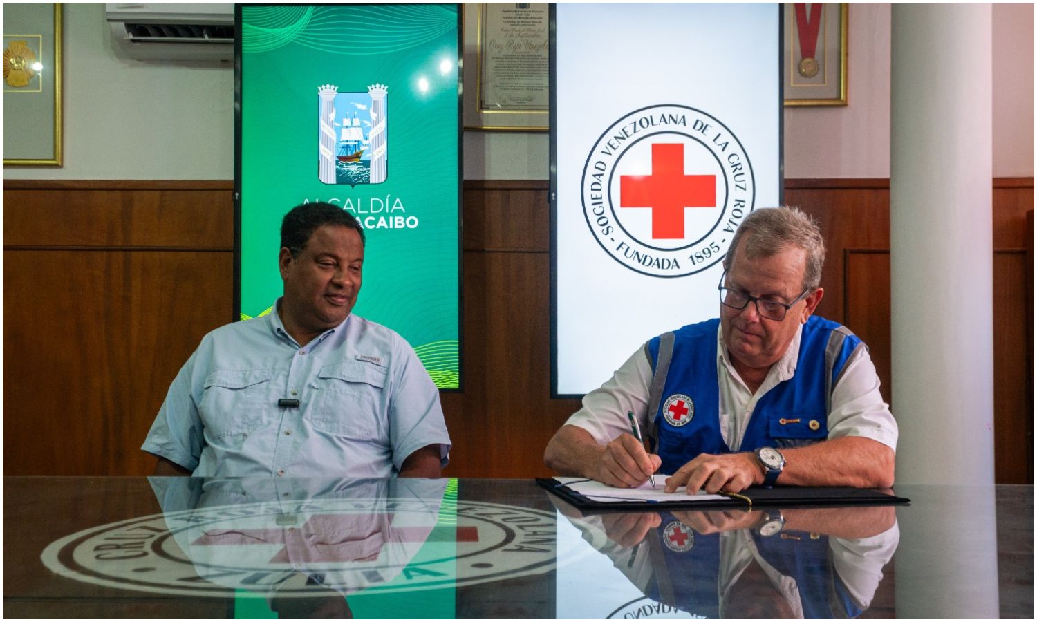 Alcaldía de Maracaibo y Cruz Roja firman convenio para seguir promoviendo la atención humanitaria en la ciudad