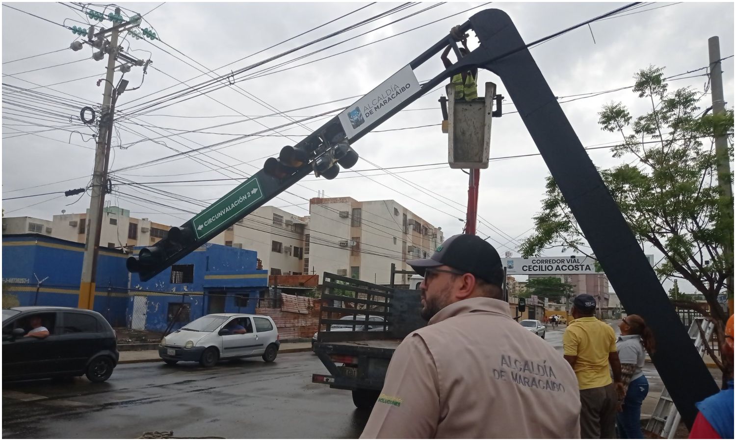 Casas inundadas, cañadas desbordadas y árboles y semáforos caídos: los estragos que dejaron las más de cinco horas de lluvia en Maracaibo