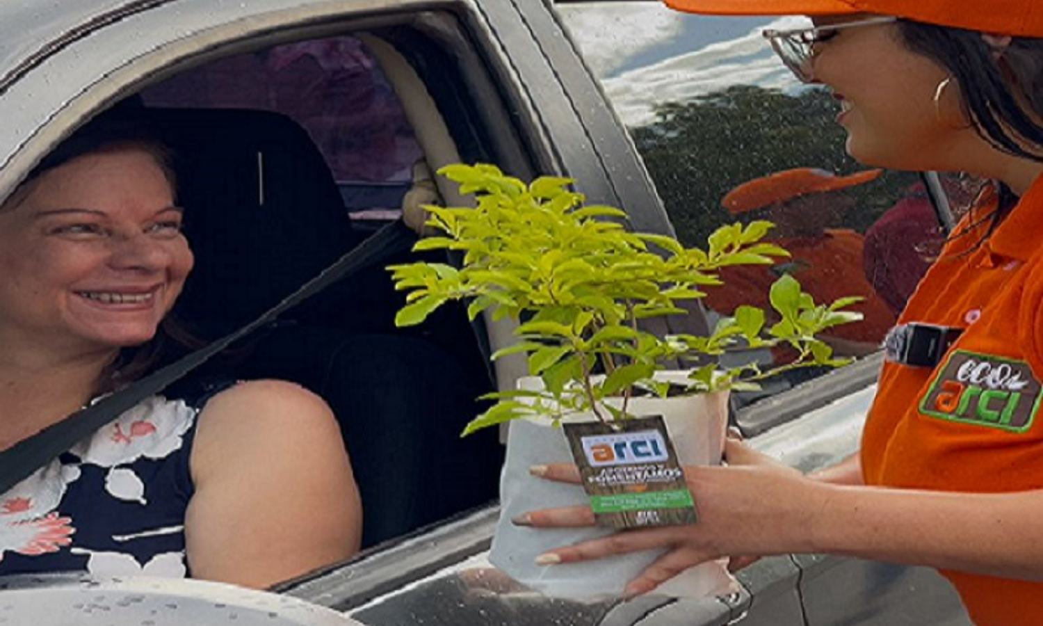 Ferretería ARCI entregó 1.500 plantas a la comunidad para generar conciencia en el cuidado del ambiente
