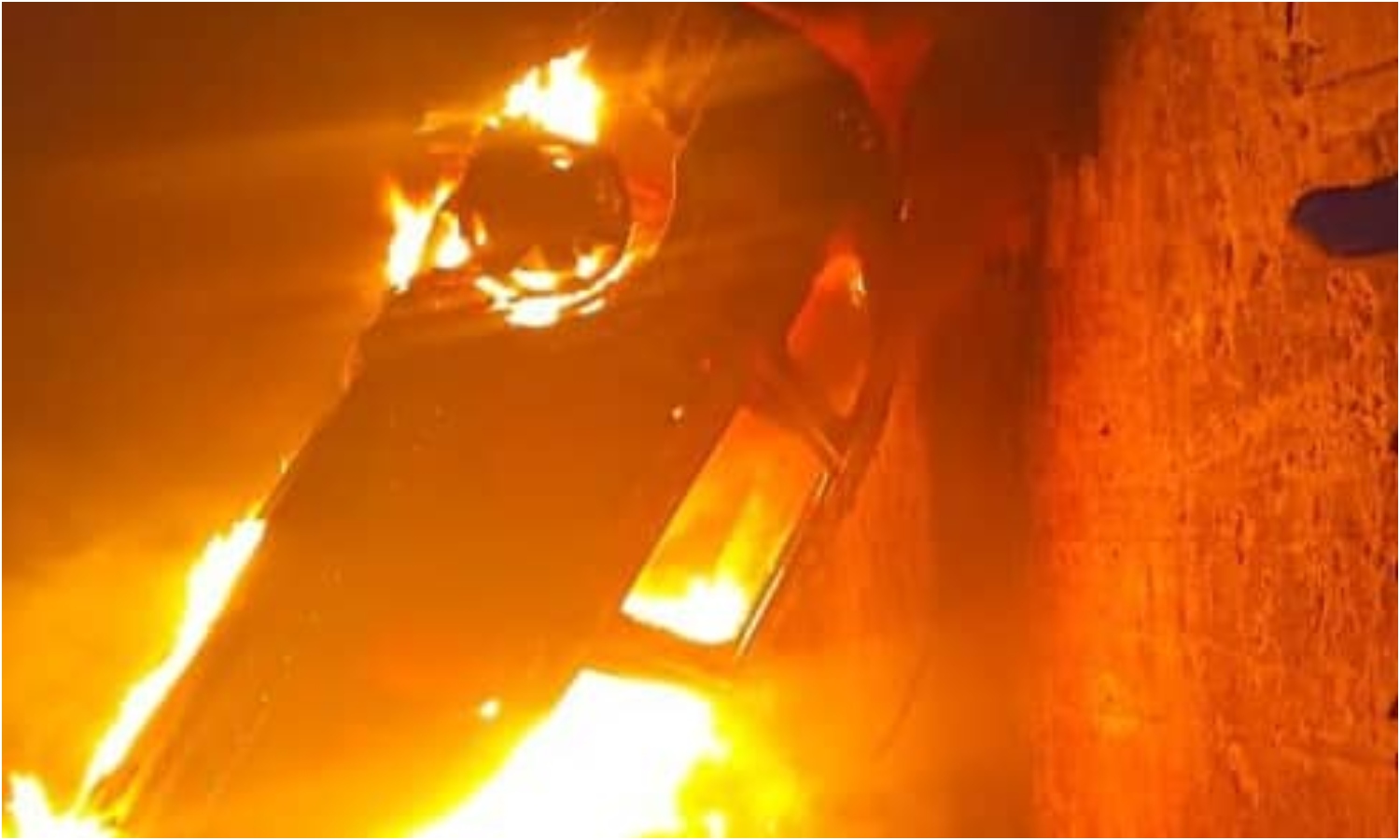 Vehículo se incendió a la altura del puente La Cooperativa en la carretera Falcón – Zulia: deja un fallecido