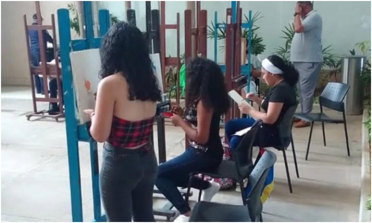 Escuela de Artes Plásticas “Neptalí Rincón” realizó inscripciones para Talleres Libres en Maracaibo: están dirigidos a adolescentes y adultos