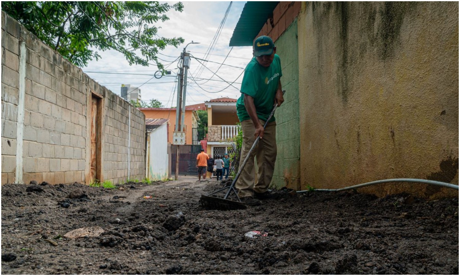 Alcaldía de Maracaibo brinda soluciones de vialidad al sector Cuevas del Humo