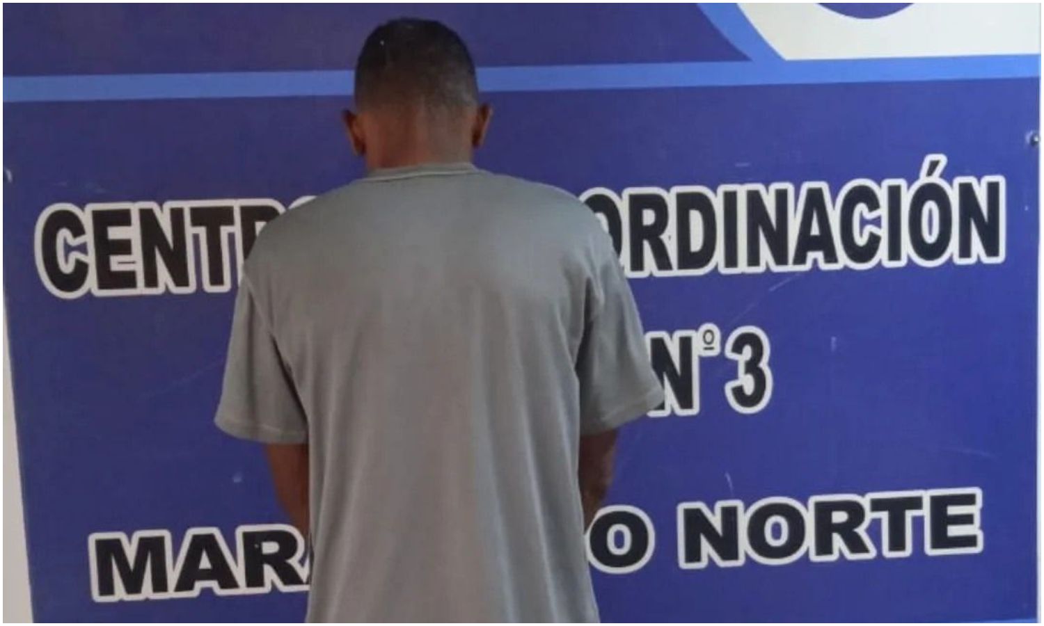Detienen a exvigilante por hurtar licores y chocolates de un supermercado en Maracaibo