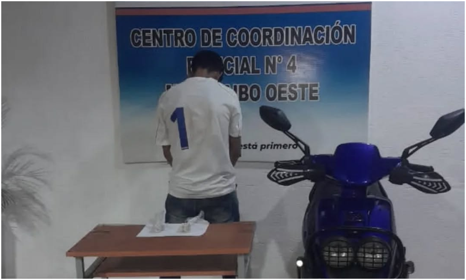 Capturan a un motorizado con presunta cocaína en el sector Cuatricentenario