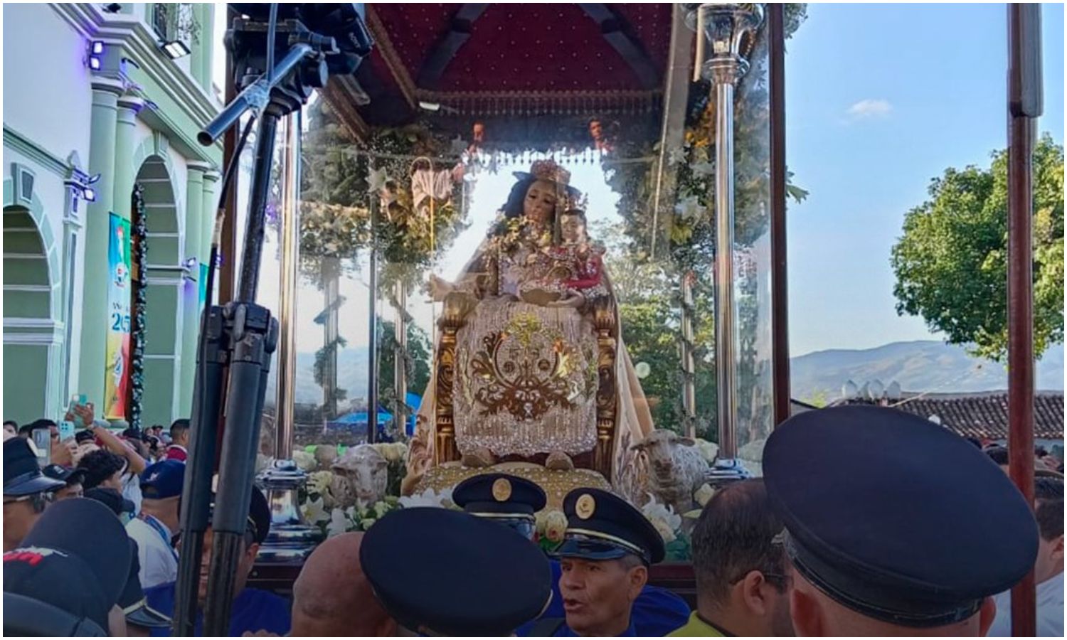 Barquisimeto se viste de fe: miles de devotos acompañan a la Divina Pastora en su tradicional procesión larense