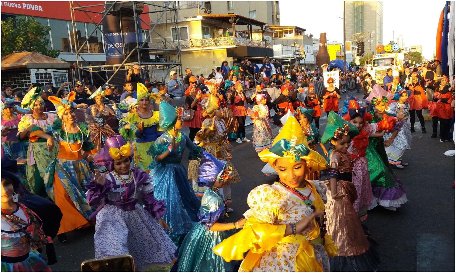 Gobernación invita a los zulianos a formar parte del desfile Carnaval Zulia 2025