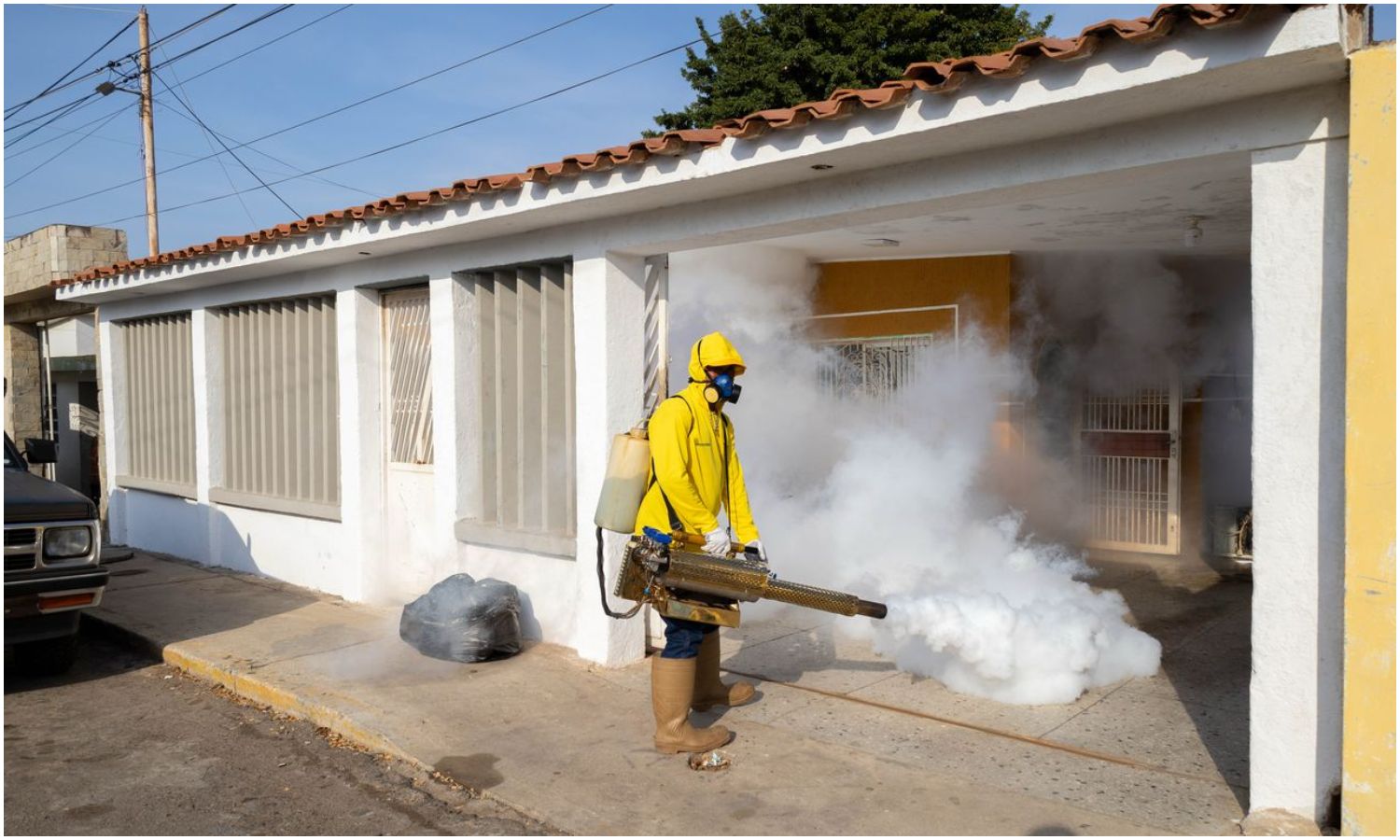 Alcaldía de Maracaibo fumiga zonas en Cristo de Aranza para evitar enfermedades transmitidas por zancudos