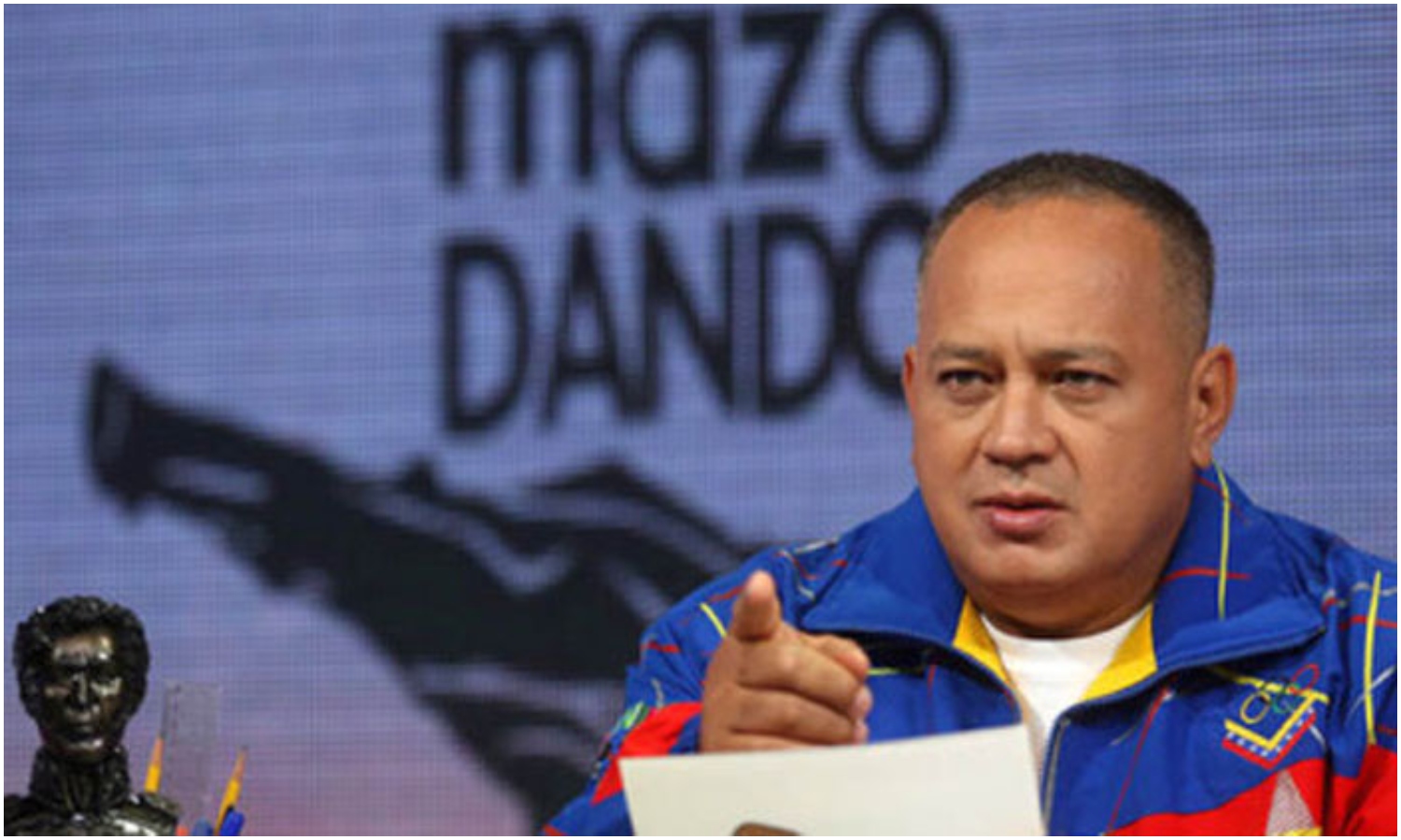 Diosdado Cabello acusa a periodistas de “generar zozobra” y organizaciones denuncian ataque a la prensa libre