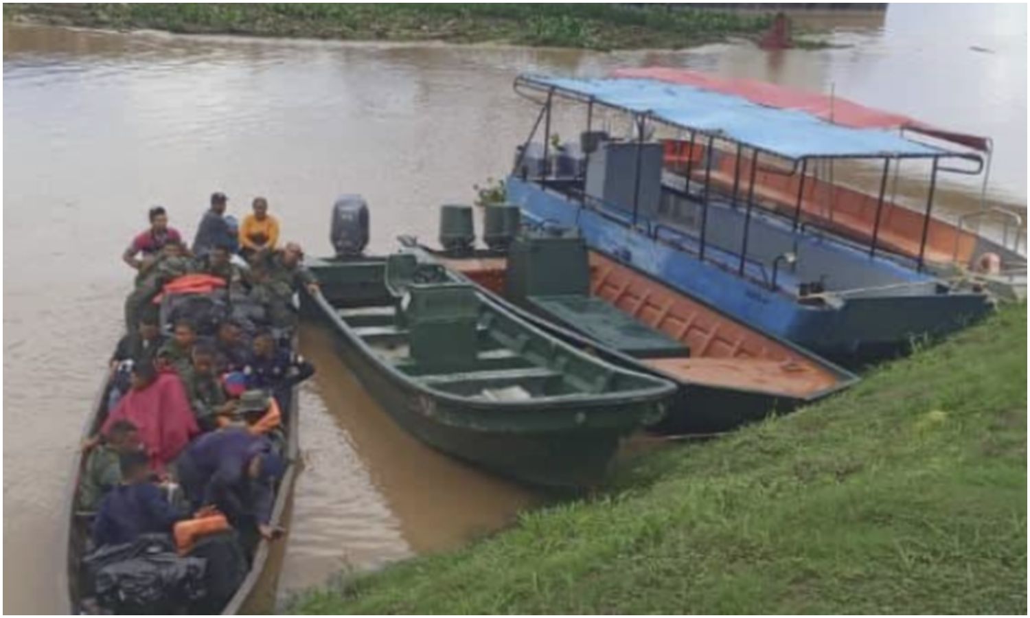 Mueren dos militares y un policía tras naufragar la embarcación en la que transportaban material electoral en Apure