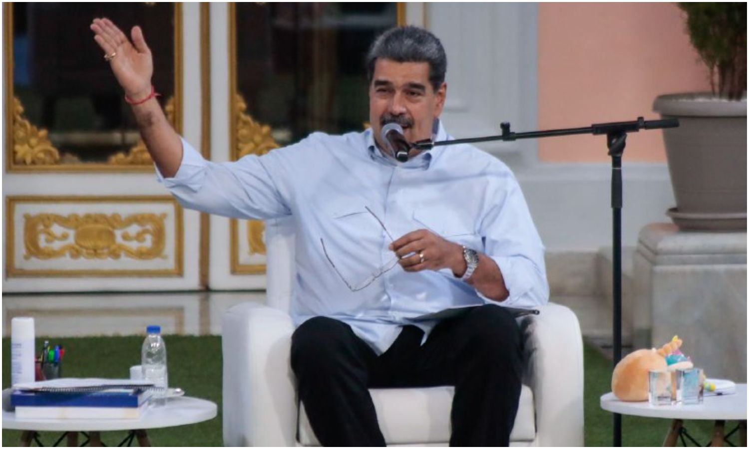 Nicolás Maduro rompe el silencio sobre la salida de los cinco opositores asilados en Caracas y se burla de la “Operación Guacamaya”