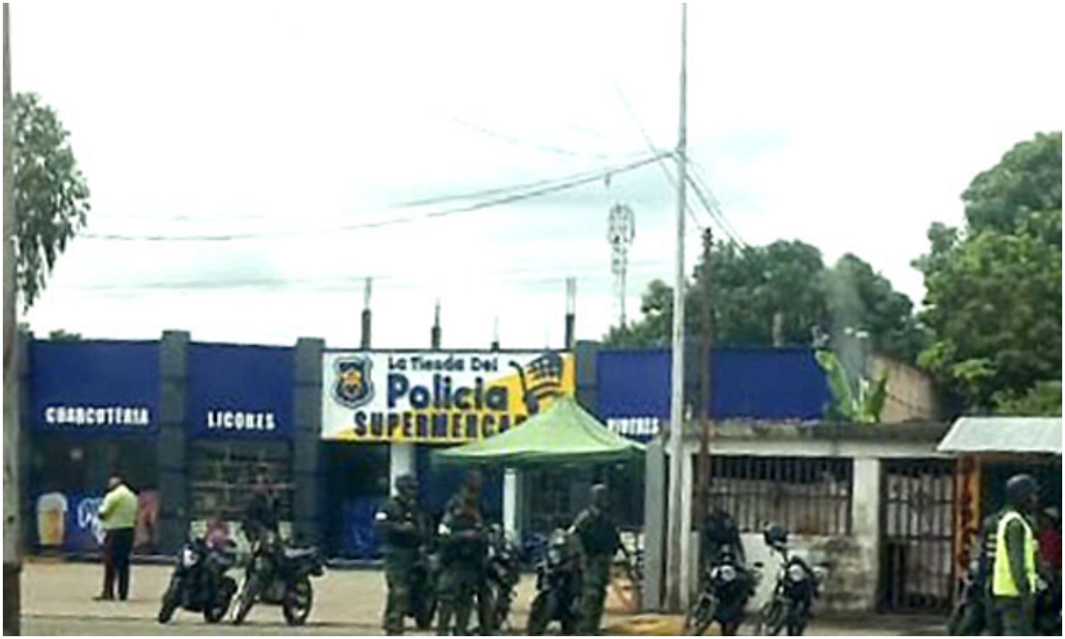 Lanzan artefacto explosivo a un supermercado en Cabimas