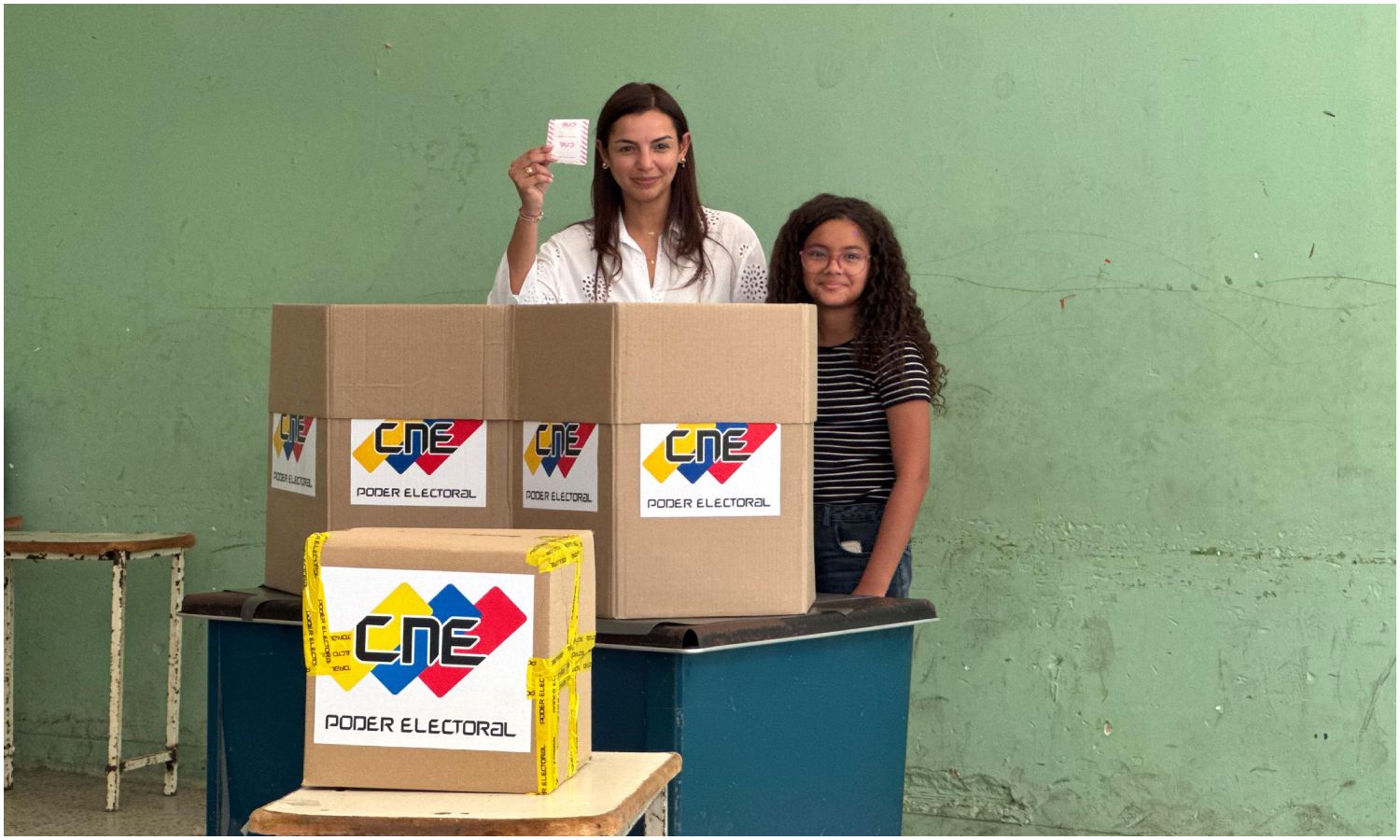 Vanessa Linares de Ramírez pide defender al Zulia con el voto: “Voté por la libertad de Rafael y la de todos los presos políticos”