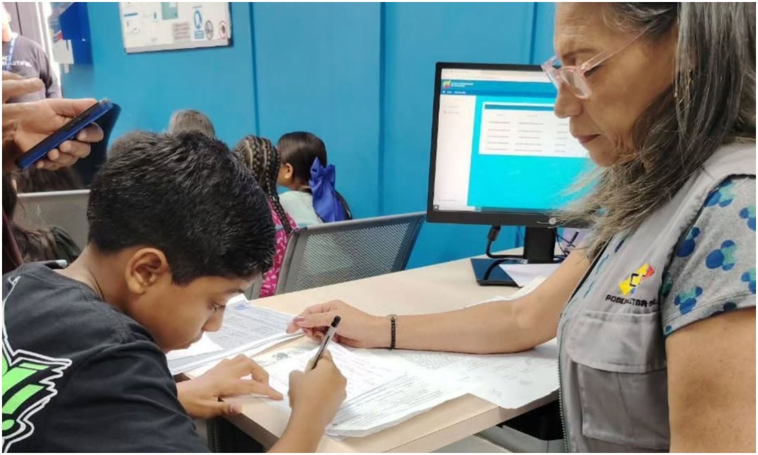 Saime desplegó siete unidades móviles para iniciar jornada de cedulación para niños