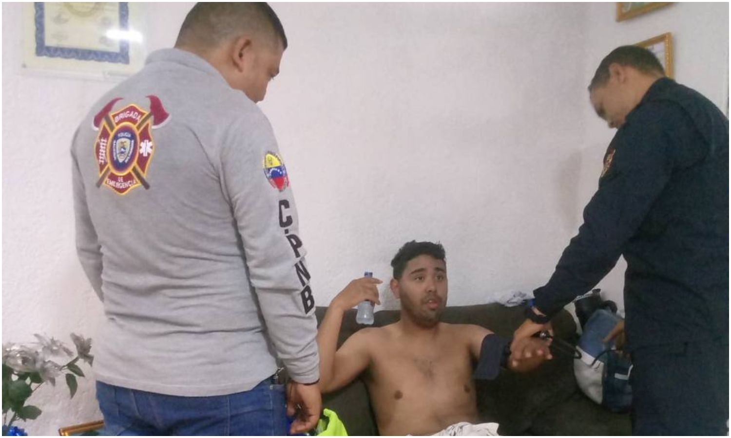 Presentan en tribunales al hombre que intentó lanzarse del Mall Paseo San Francisco por presuntamente haber difundido un video íntimo de una menor de edad