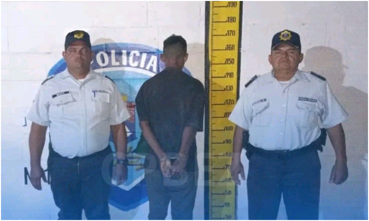 Detienen a un hombre por presuntamente abusar de su hijastra de siete años en Mara