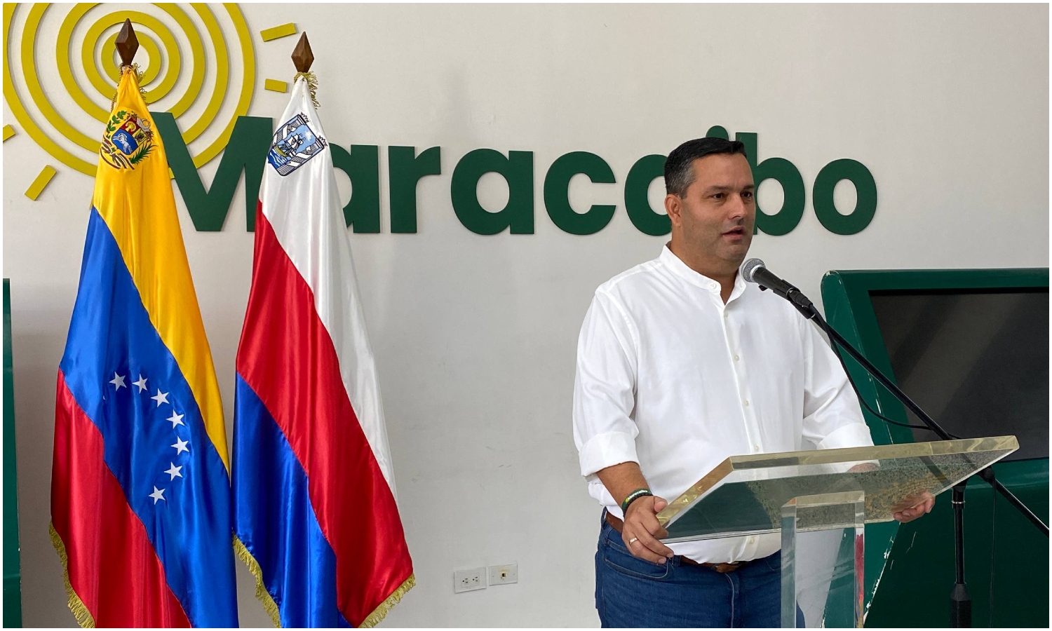 adrián romero