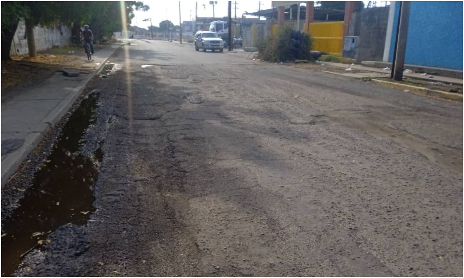 Residentes de San Jacinto entre huecos y aguas negras: exigen reparación de al menos tres calles principales