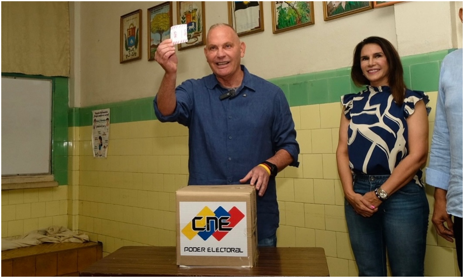 Di Martino ejerció el voto y llama a participar en la jornada electoral: “Hoy vuelve la esperanza a Maracaibo”