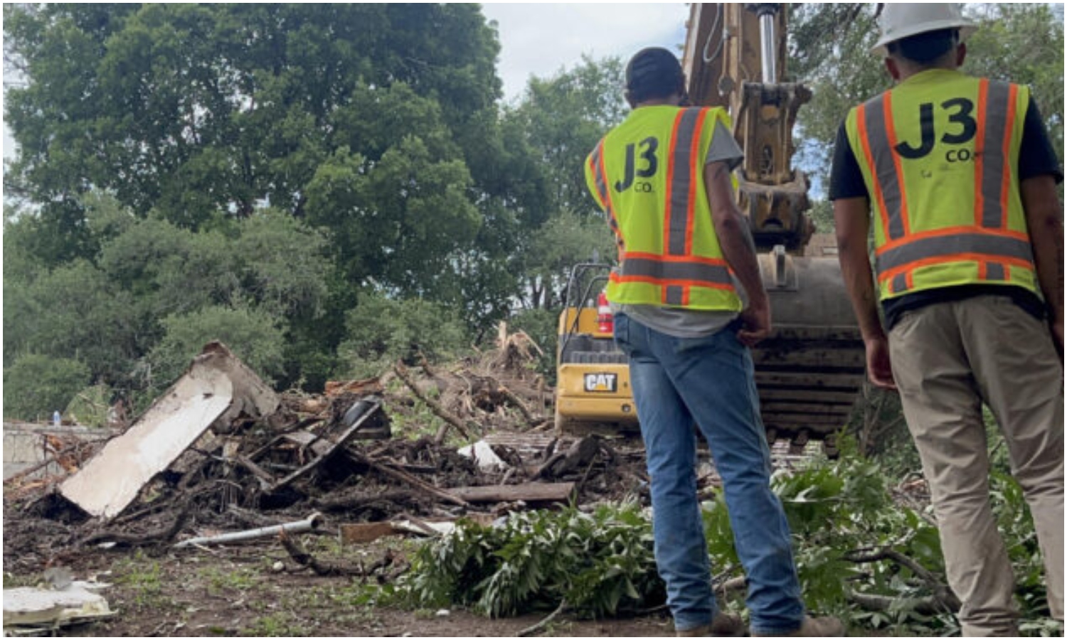Sube a 105 la cifra de fallecidos por inundaciones en Texas