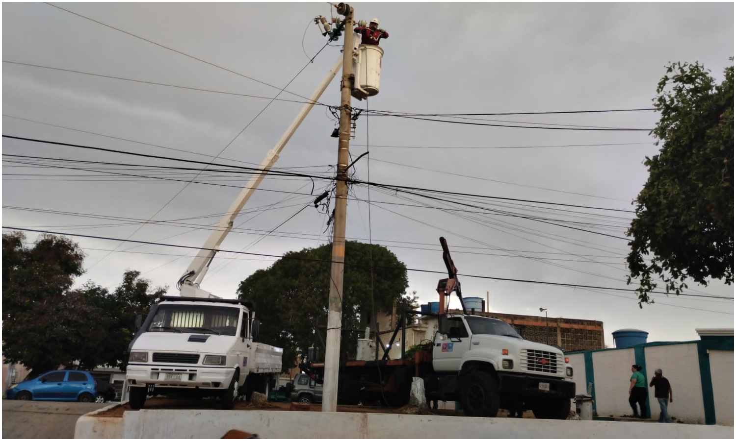 Restablecen servicio eléctrico en el sector 10 de San Jacinto tras cuatro días sin luz