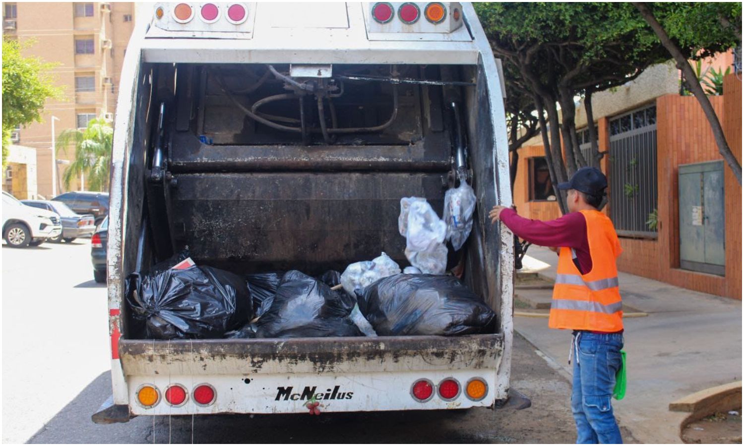 Recolectan 15 mil toneladas de basura en cinco días como parte del plan de limpieza en Maracaibo