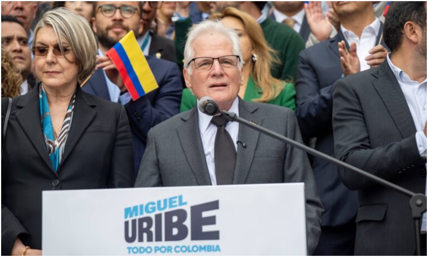 Padre de Miguel Uribe Turbay anuncia su precandidatura presidencial «para enfrentar injusticias»