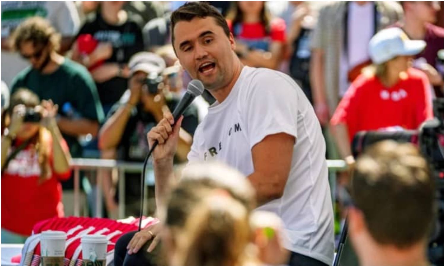 Fallece el activista Charlie Kirk tras ser baleado durante un evento universitario en Utah: Trump confirma su muerte