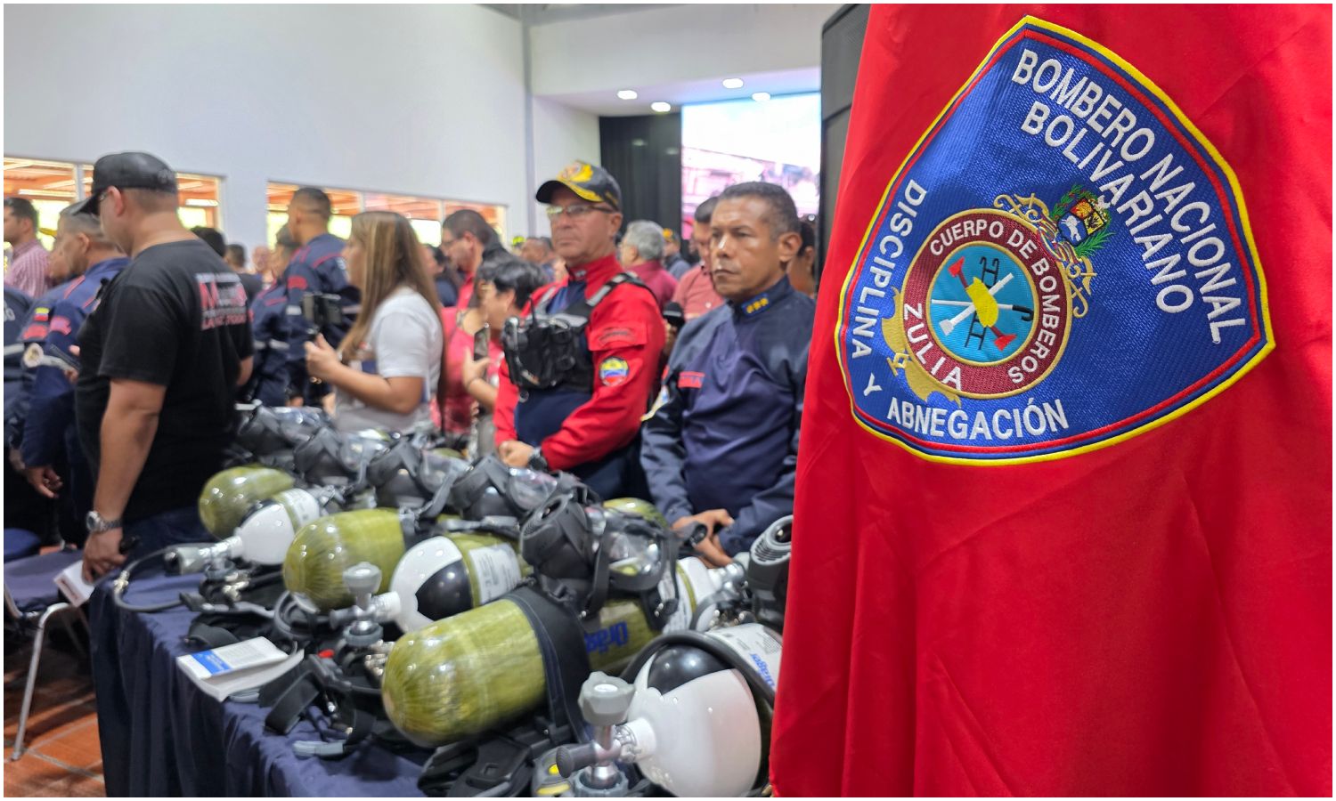 Alcaldía de Maracaibo dota al Cuerpo de Bomberos con nuevos equipos de protección y unidades móviles
