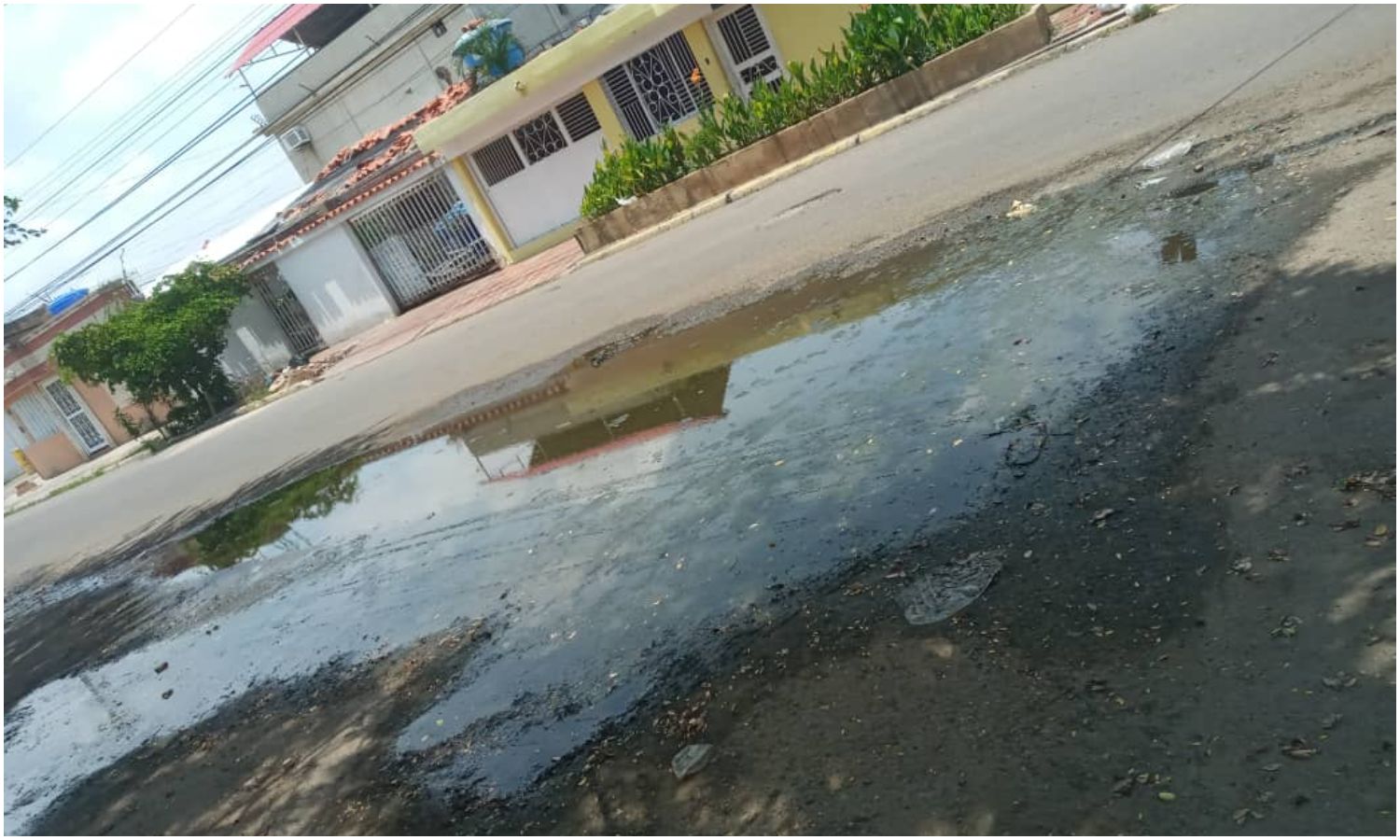 Vecinos de San Jacinto y Mara Norte exigen solución a un desbordamiento de aguas servidas que afecta ambos sectores