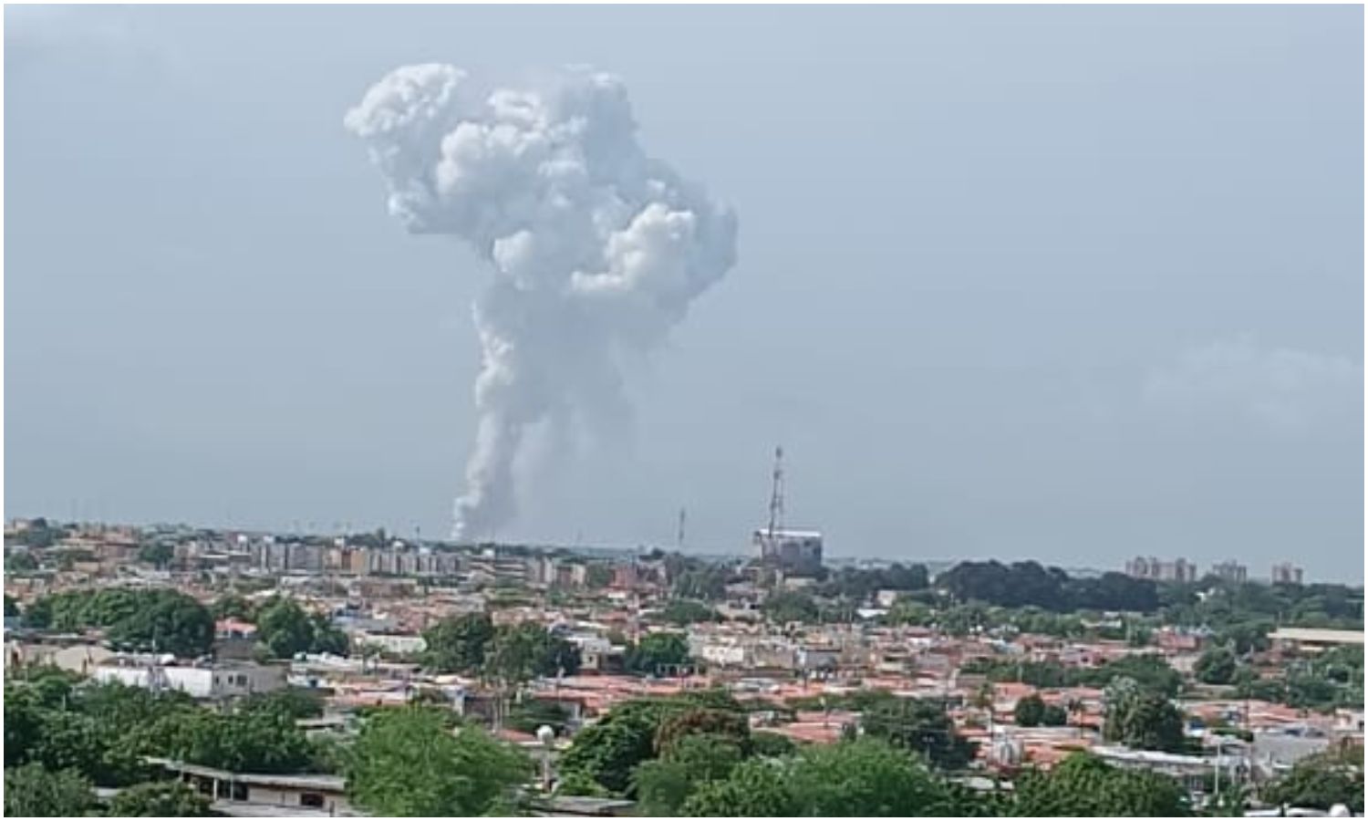 Reportan fuerte explosión en un galpón de pirotecnia en la Zona Industrial de San Francisco