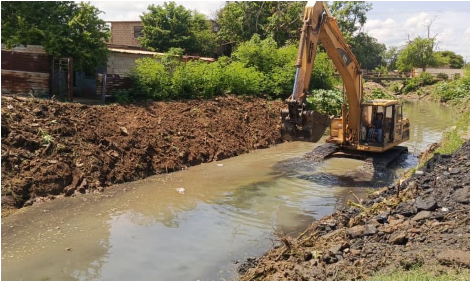 Inician saneamiento de 890 metros de la cañada Caribe al norte de Maracaibo
