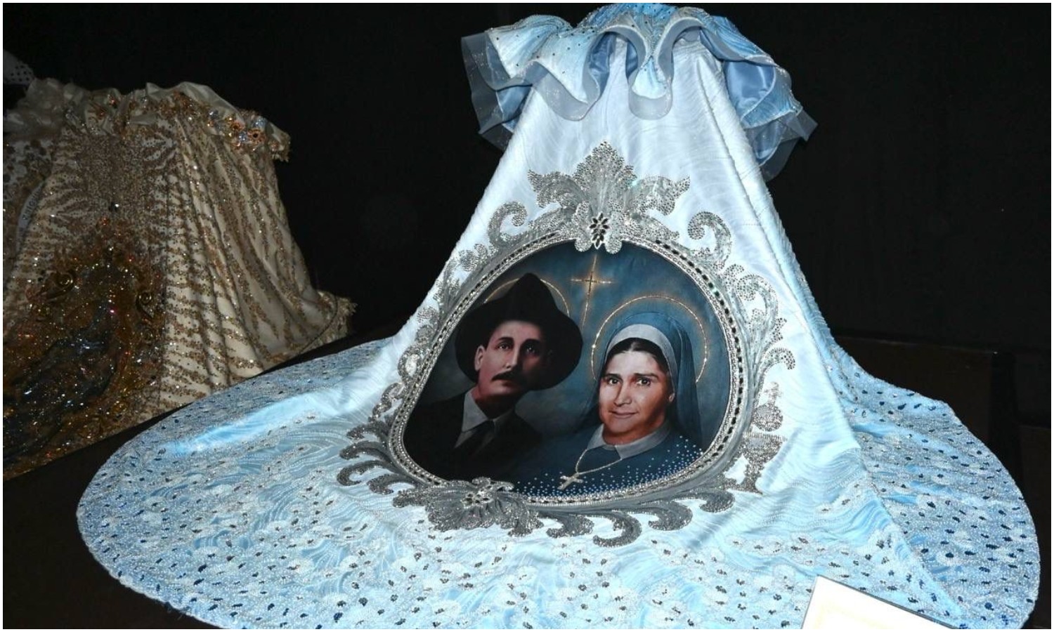 Estos son los mantos que lucirá la Virgen de Chiquinquirá en sus Fiestas Patronales 2025
