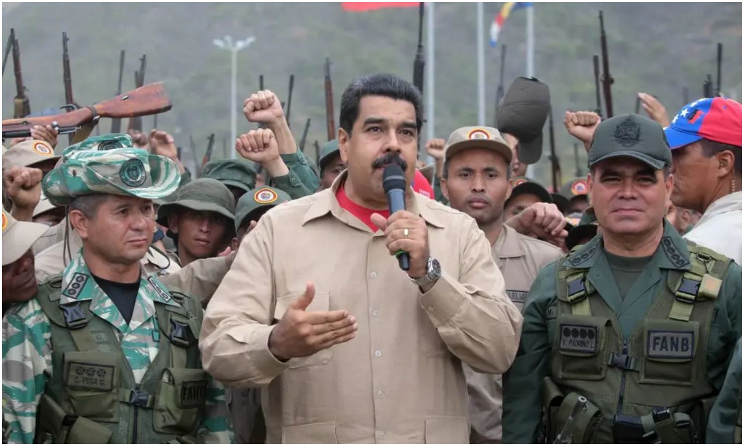 Nicolás Maduro ordena ejercicios militares de defensa territorial tras cercanía de aviones estadounidenses