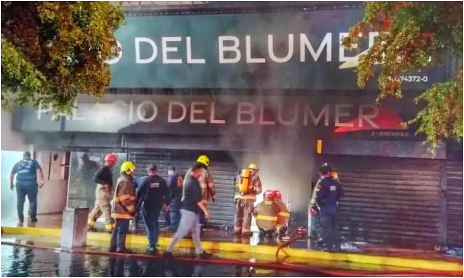 Bomberos de Maracaibo controlan incendio en el “Palacio del Blumer” de 5 de Julio: no se reportaron víctimas