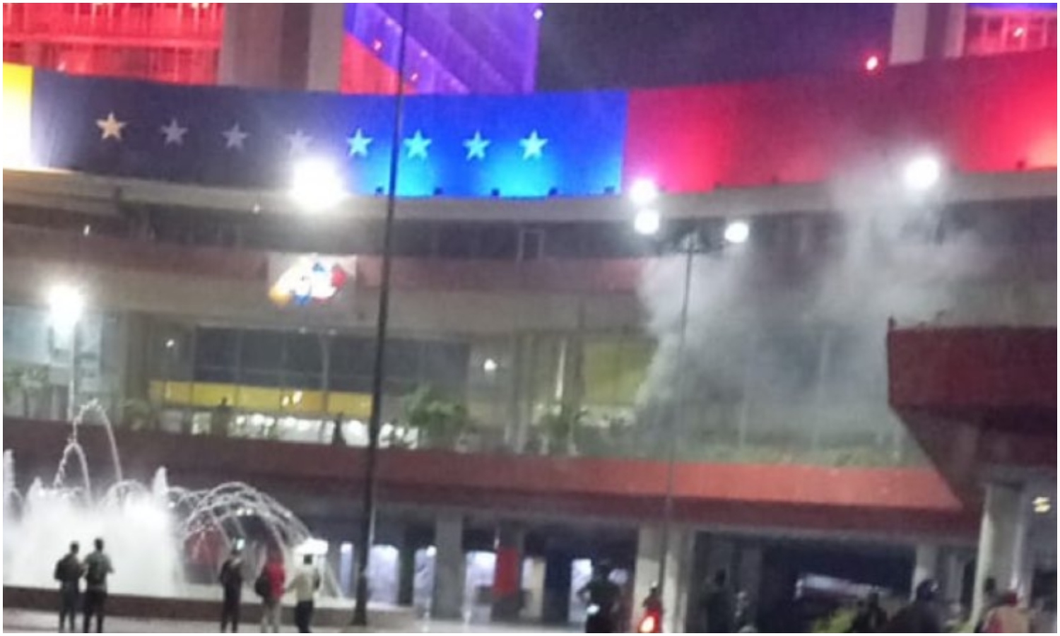 Controlan incendio en la sede principal del CNE en Caracas