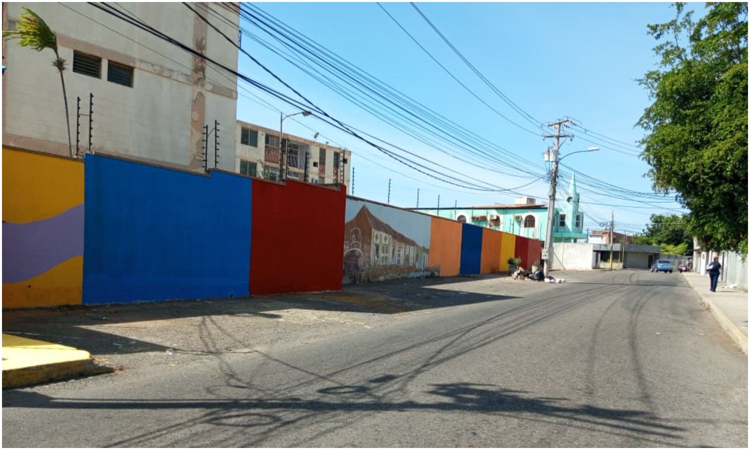 Alcaldía de Maracaibo recupera espacios en Residencias El Portón: eliminan vertedero de basura y realizan un mural