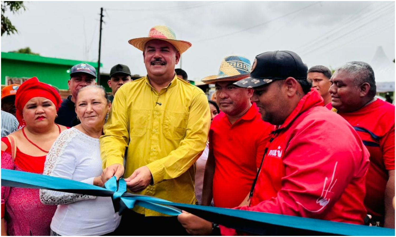 Gobernador Luis Caldera entrega asfaltado de más de 5 kilómetros en el corredor Las Peonías