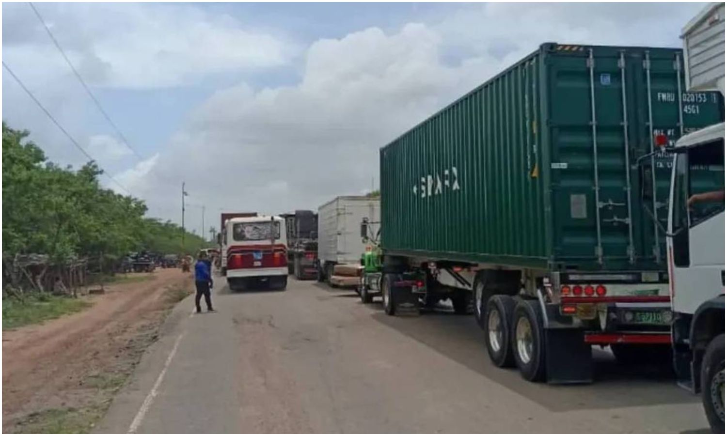 Paso fronterizo de Paraguachón permanece bloqueado por protesta: exigen liberación de comerciante wayuu