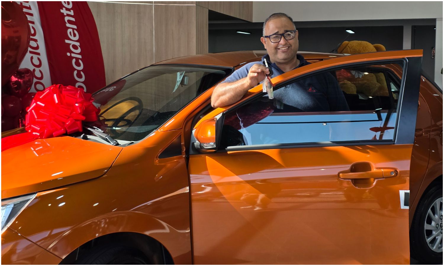 Toyoccidente celebró San Valentín con la entrega de 12 vehículos en su Showroom Experience