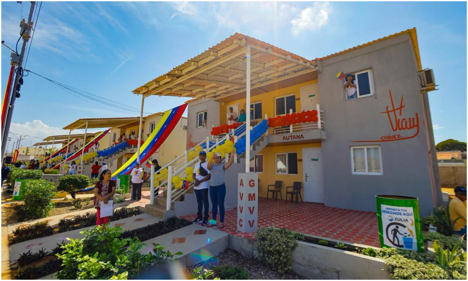 Gobierno entrega viviendas y títulos de tierras a más de 2.600 familias en Maracaibo y San Francisco