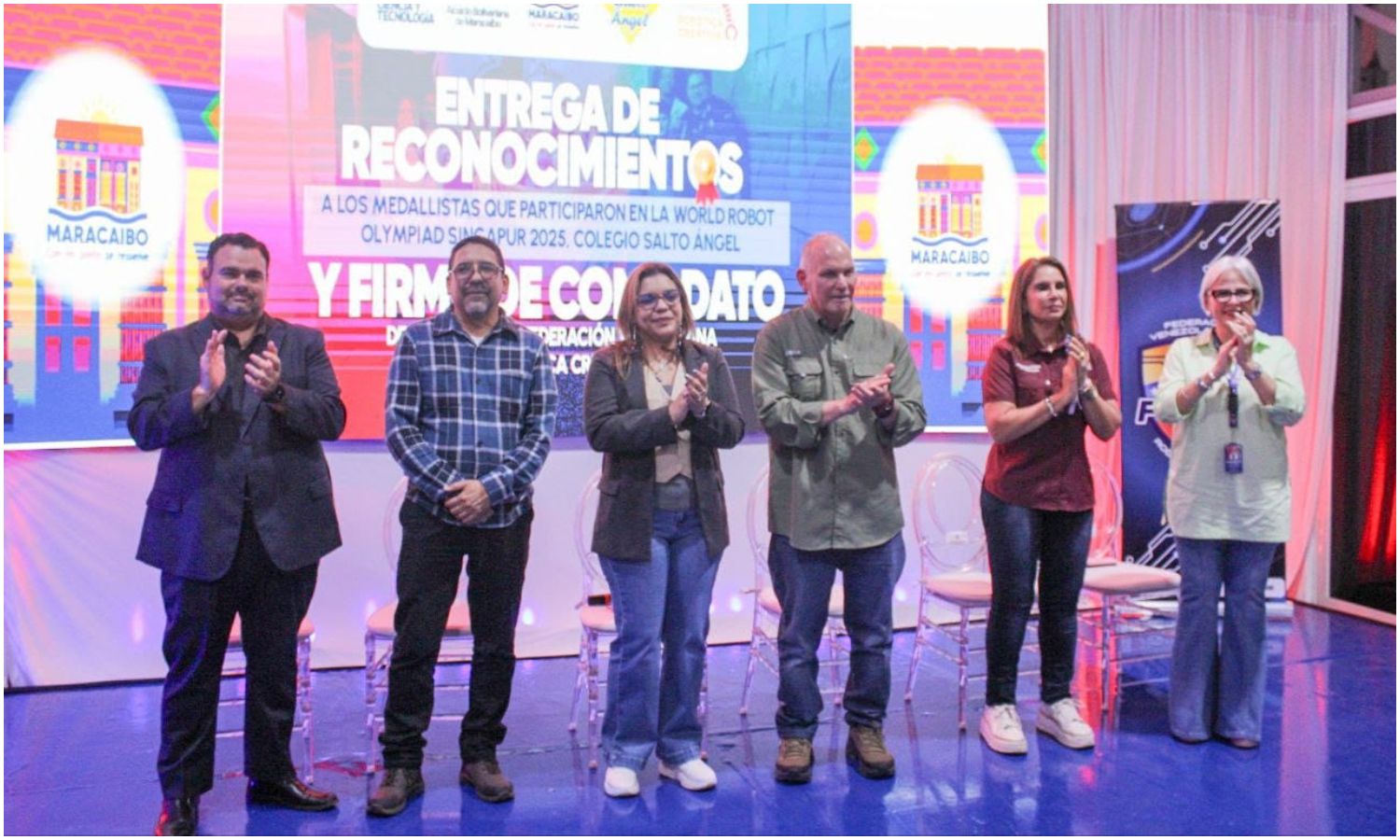 Alcalde Di Martino entrega reconocimientos a los jóvenes marabinos ganadores en la WRO 2025