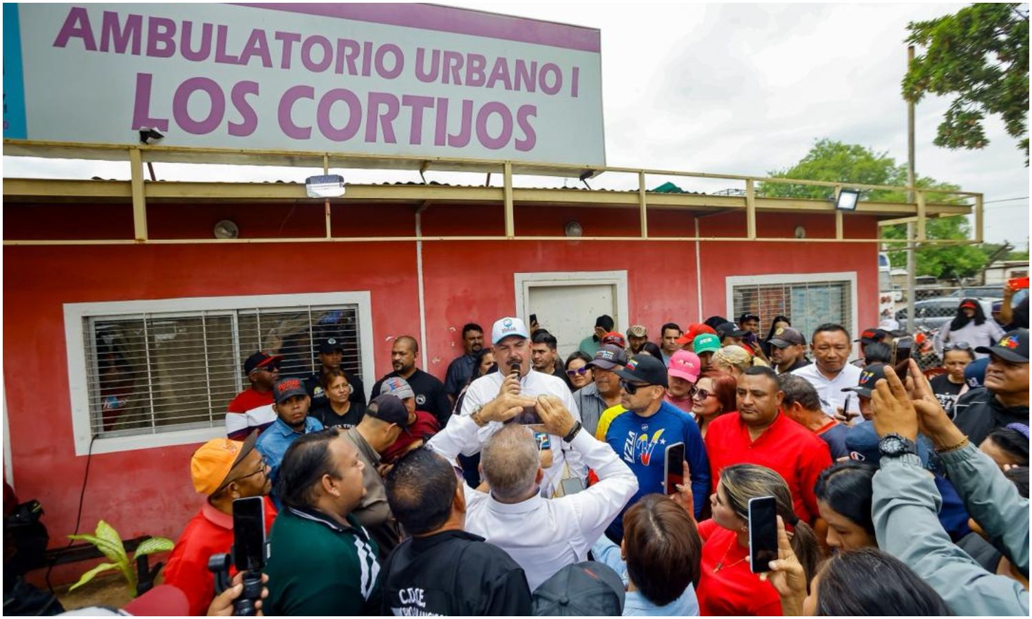 Gobernador Luis Caldera instala Plan Cayapa de la Salud en ambulatorio Los Cortijos de San Francisco