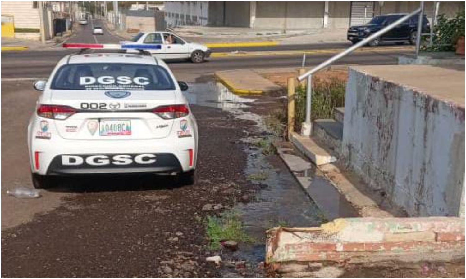 Alcaldía de Maracaibo inicia inspecciones en pulilavados, talleres y restaurantes para evitar botes de agua en las vías