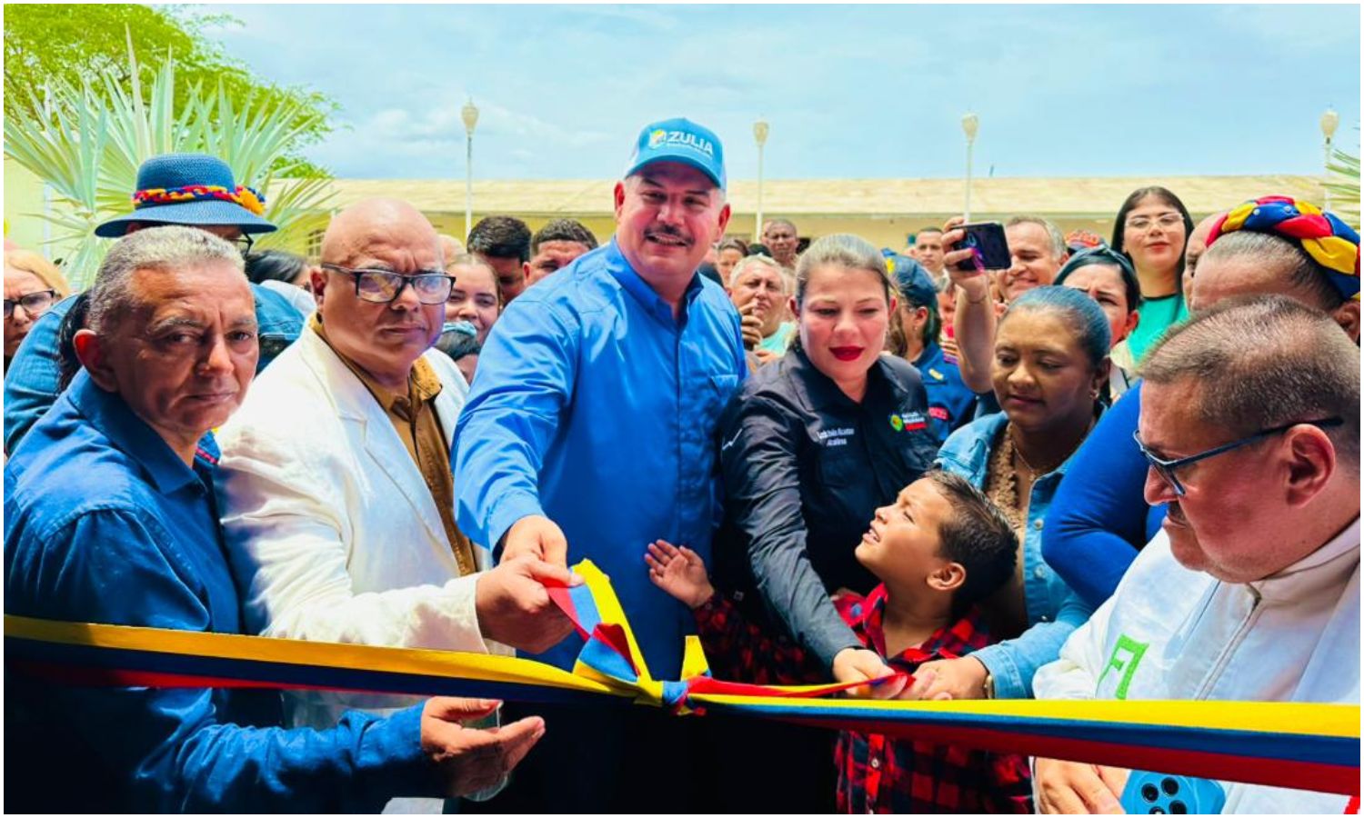 Gobernación del Zulia inaugura auditorio educativo y entrega flota operativa en el municipio Simón Bolívar
