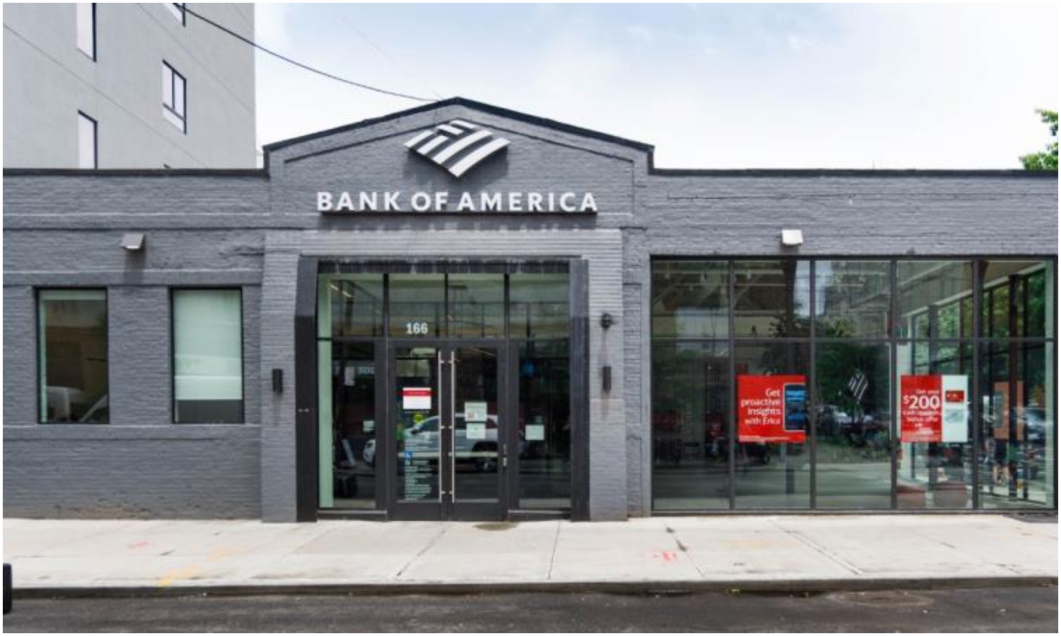 Donald Trump ordena a bancos estadounidenses revisar estatus migratorio de sus clientes