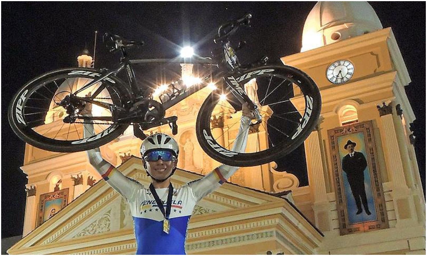 Ciclista Luis Miguel Hernández es designado embajador deportivo de Maracaibo